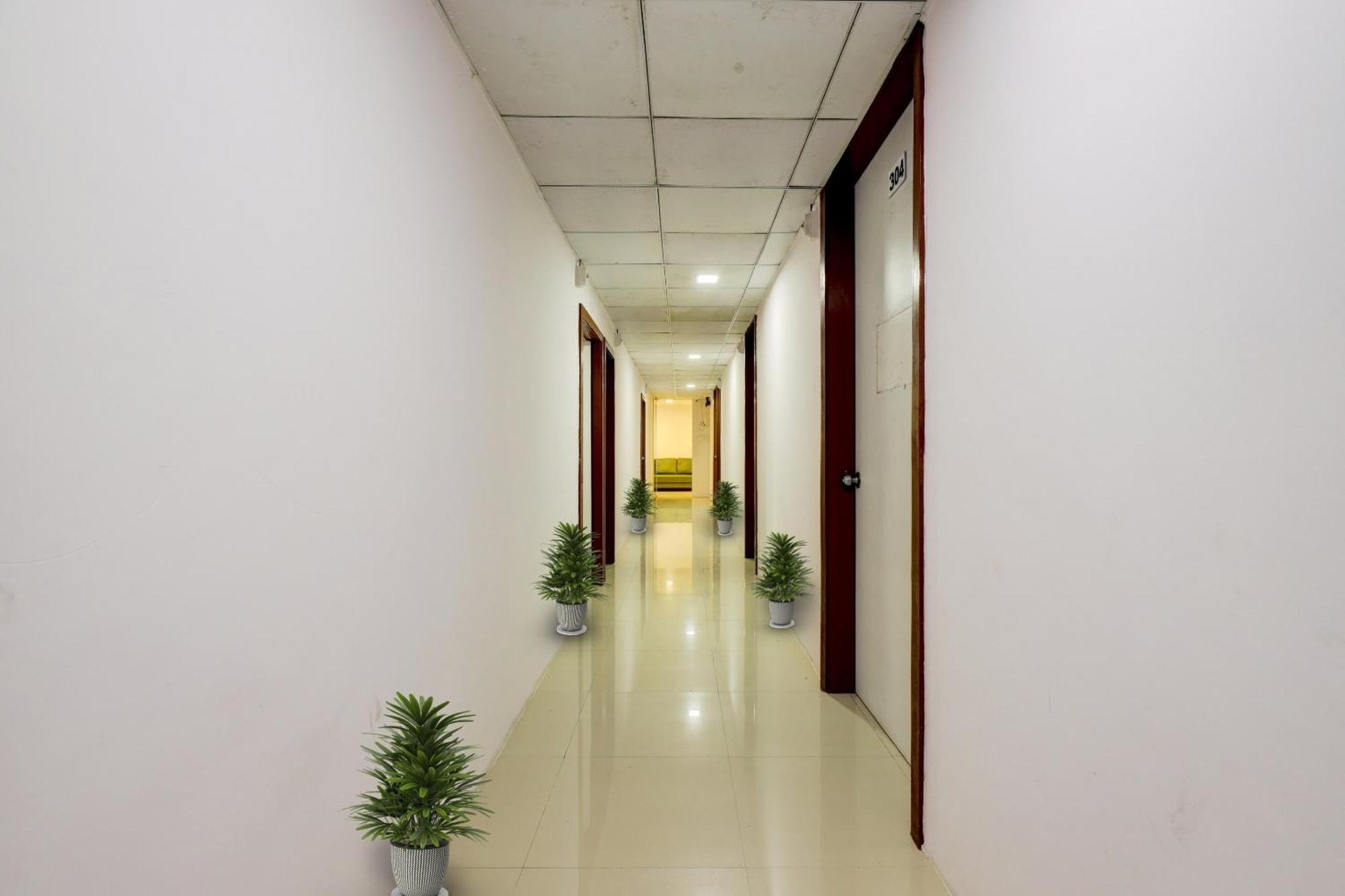 Hotel O Cozy Rooms Сурат Экстерьер фото