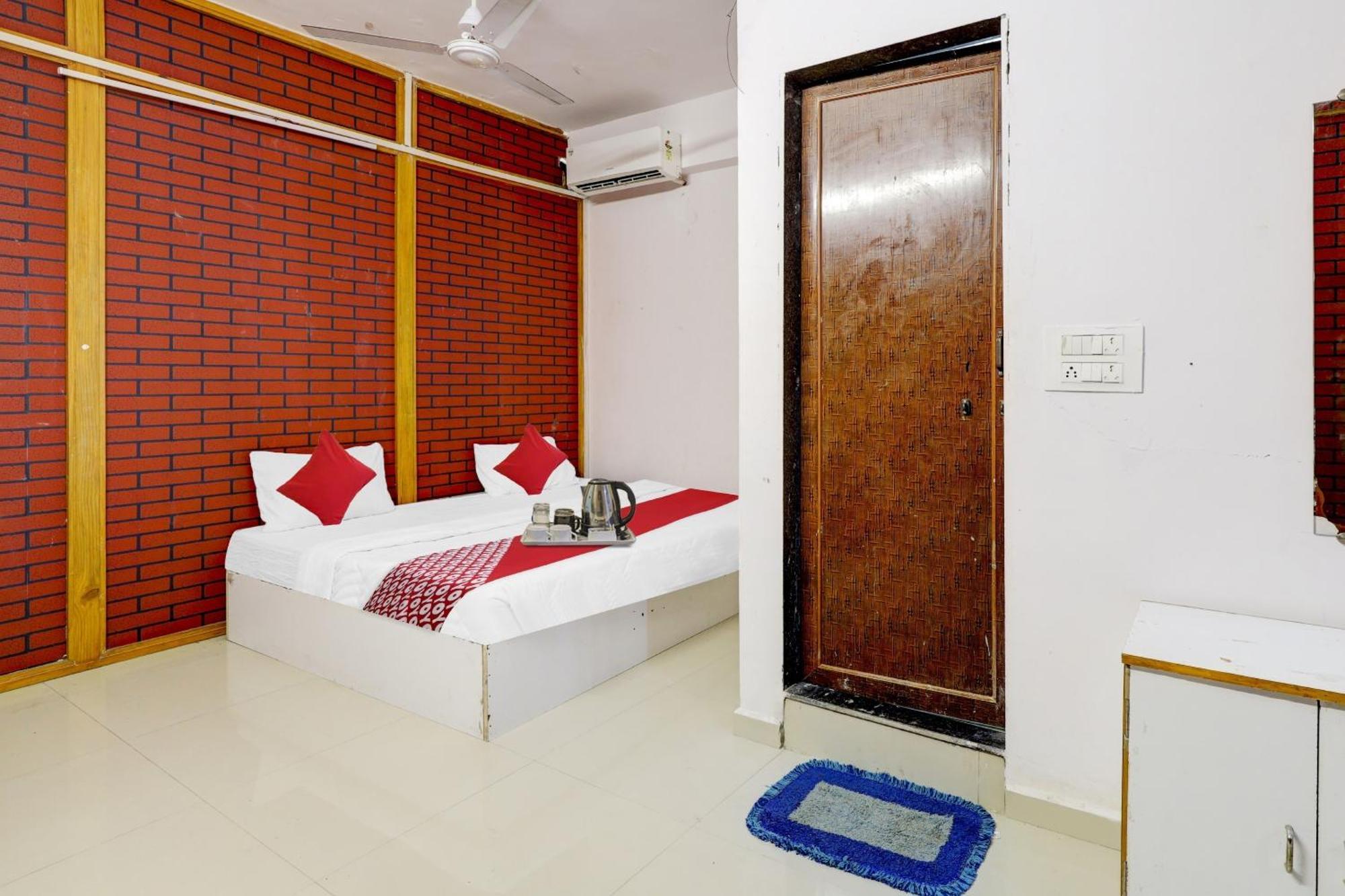 Hotel O Cozy Rooms Сурат Экстерьер фото
