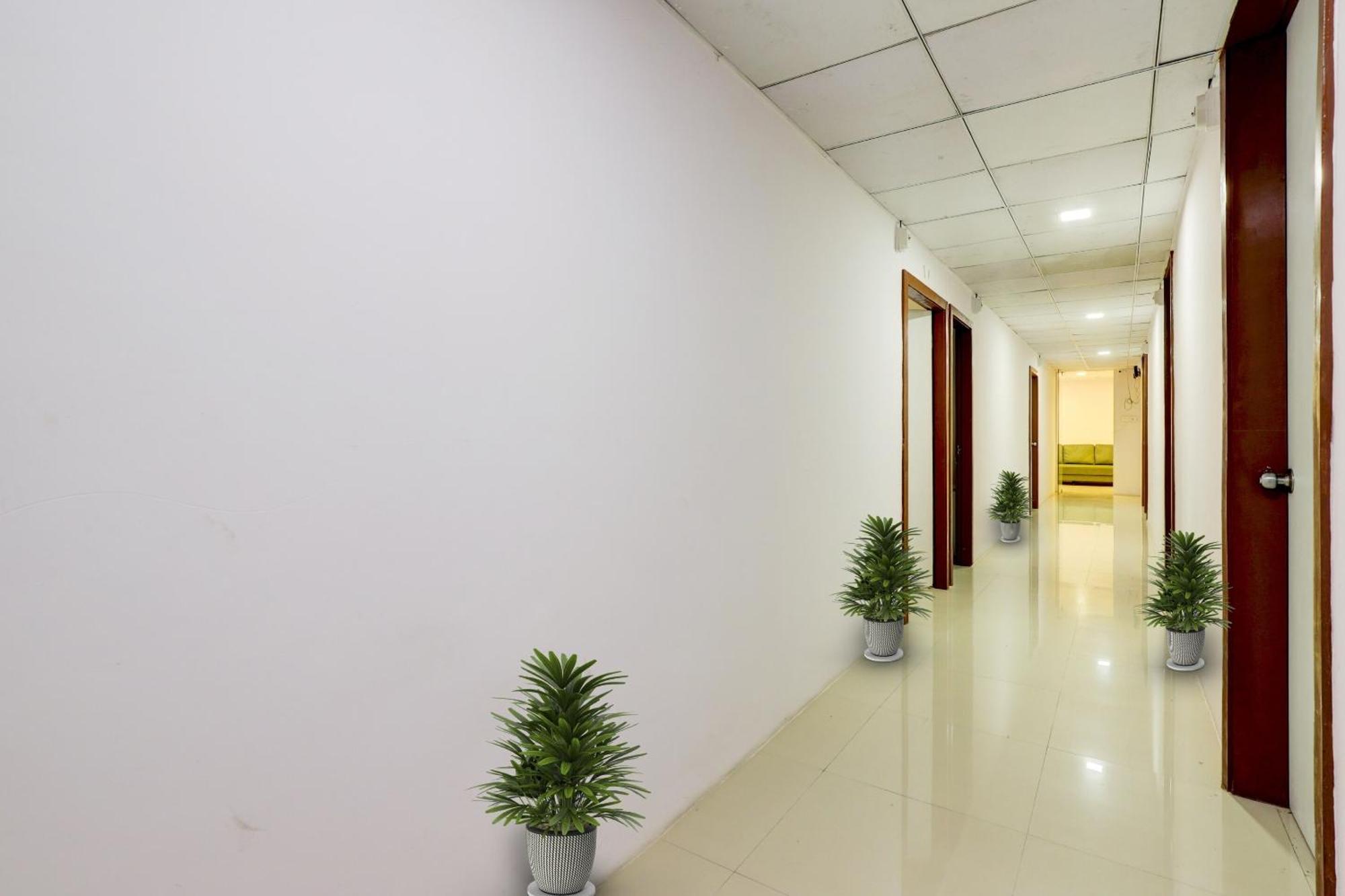 Hotel O Cozy Rooms Сурат Экстерьер фото