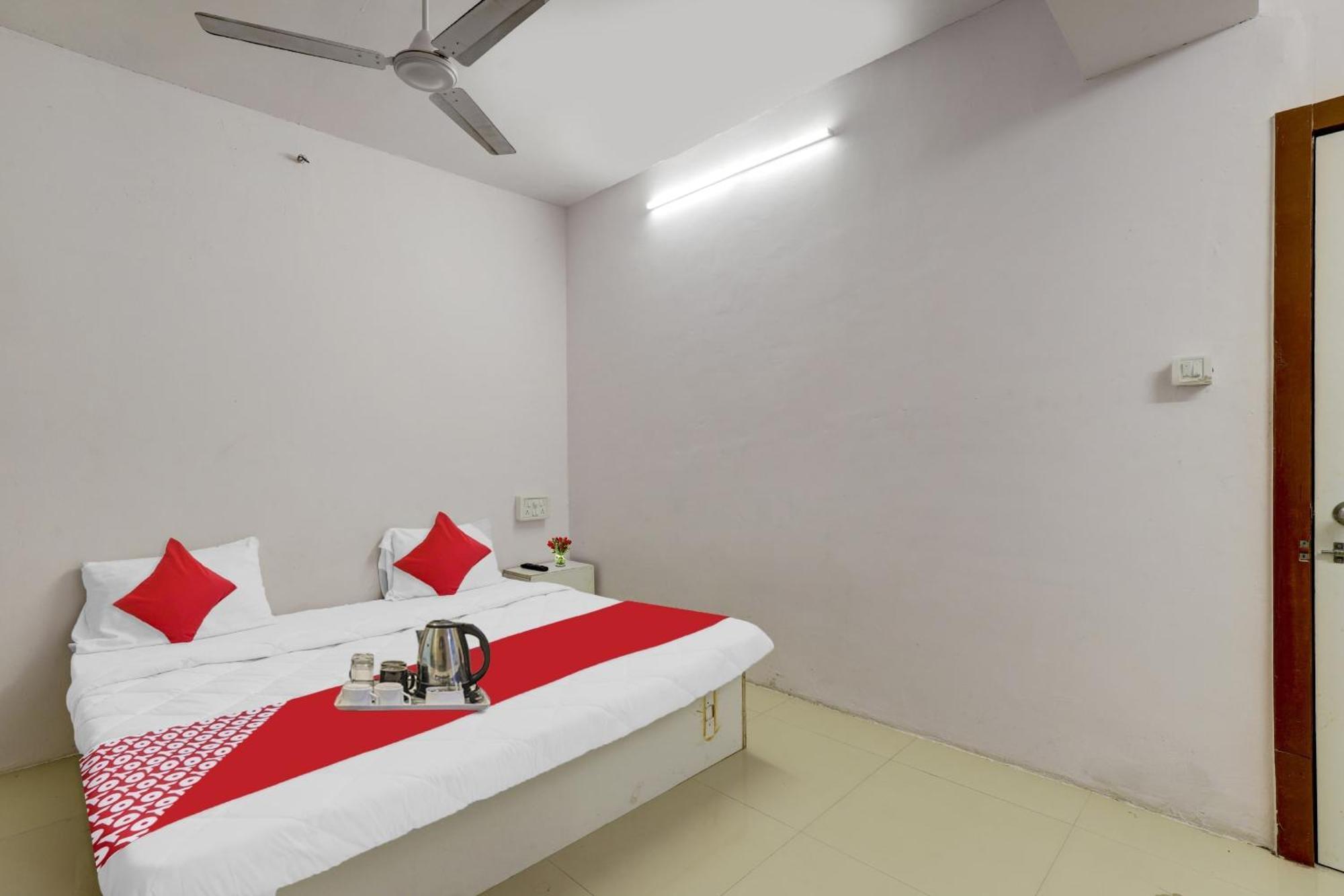 Hotel O Cozy Rooms Сурат Экстерьер фото