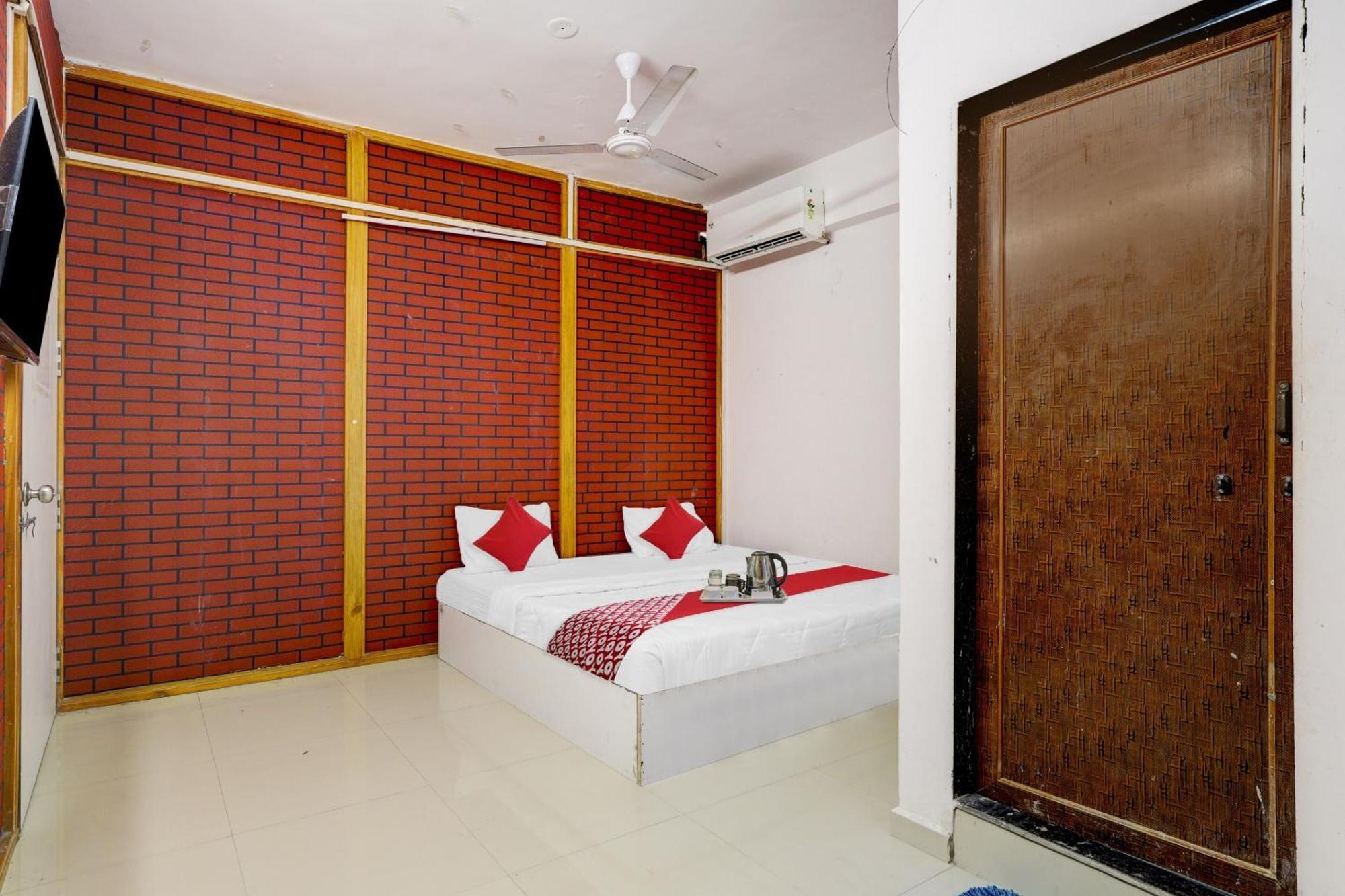 Hotel O Cozy Rooms Сурат Экстерьер фото