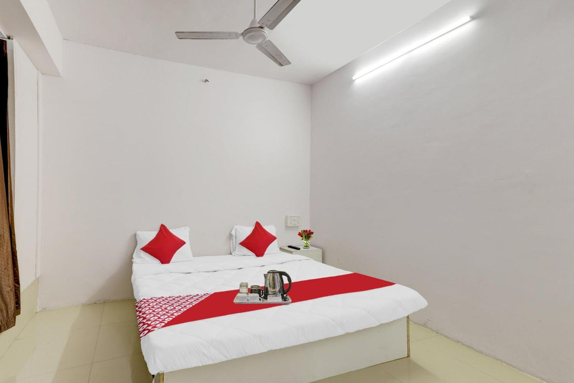 Hotel O Cozy Rooms Сурат Экстерьер фото